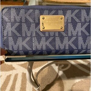 Michael Kors Signature Blue Wallet💙